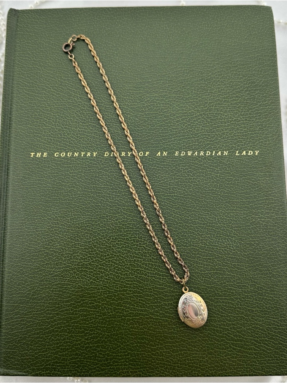 Dainty Vintage Floral Locket Necklace